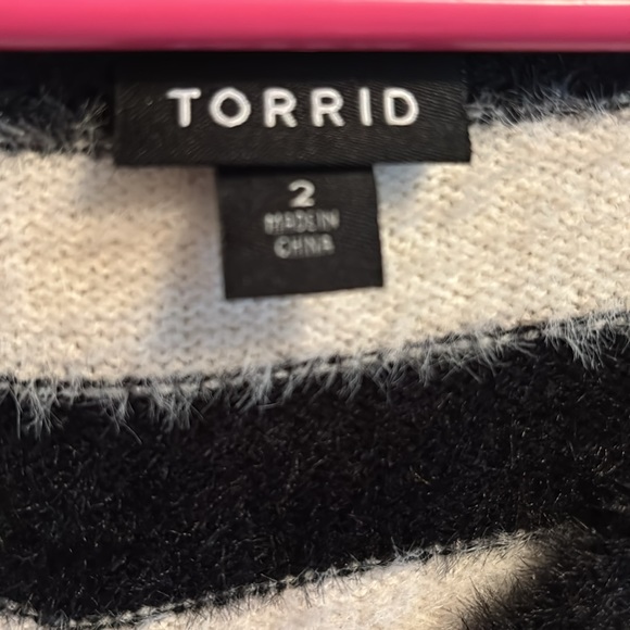 Torrid sweater - Picture 3 of 3
